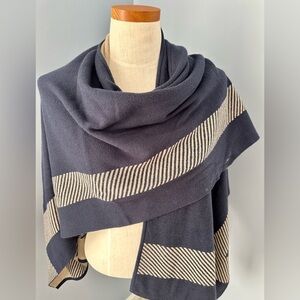 cabi #3163 Reversible sweater poncho